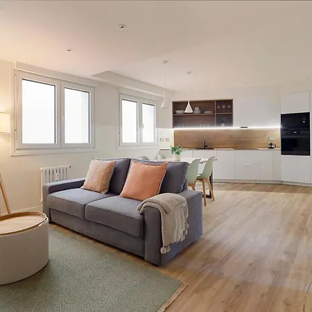 Ayala 653a By R2r Consulting * Oviedo